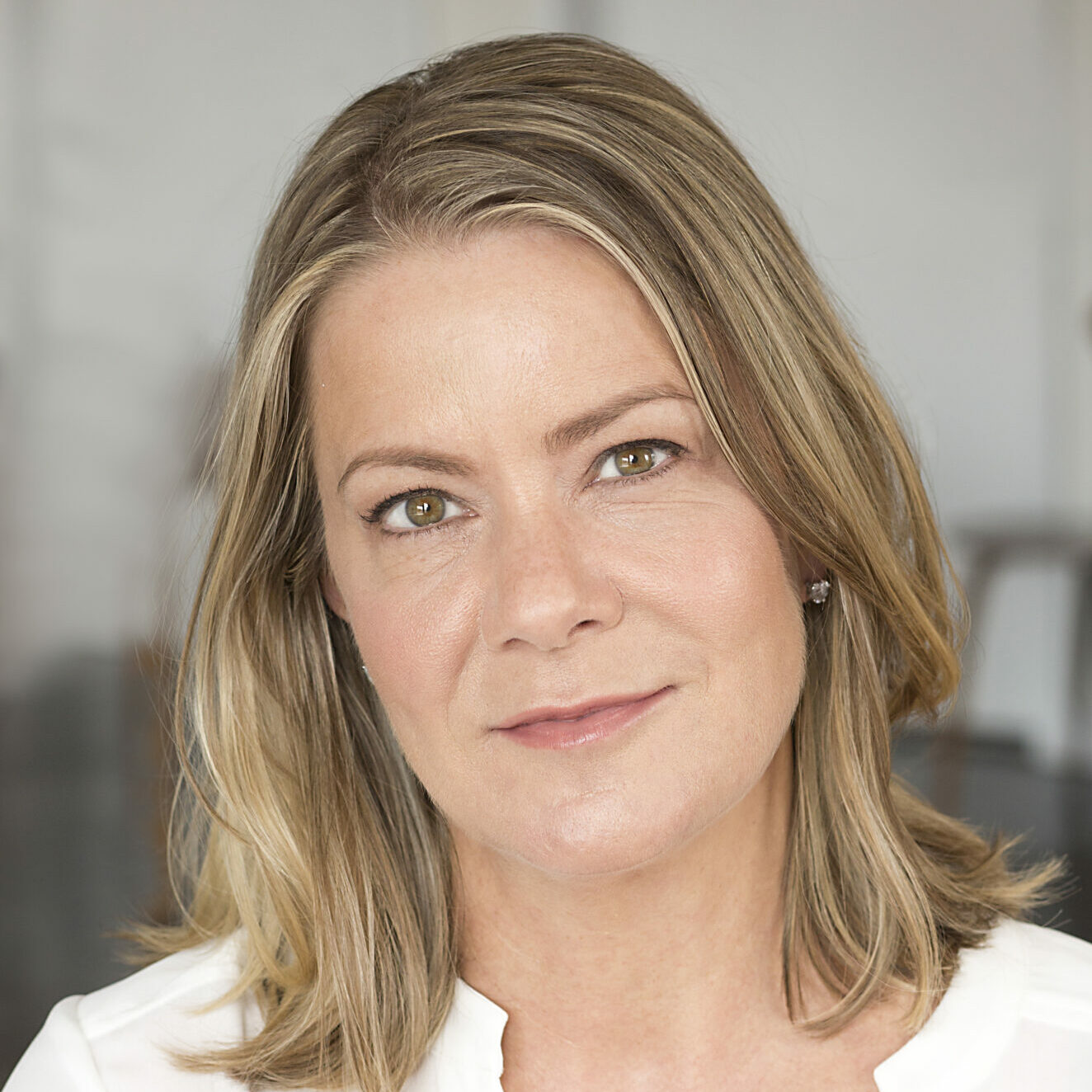 Gillian Thomas Headshot